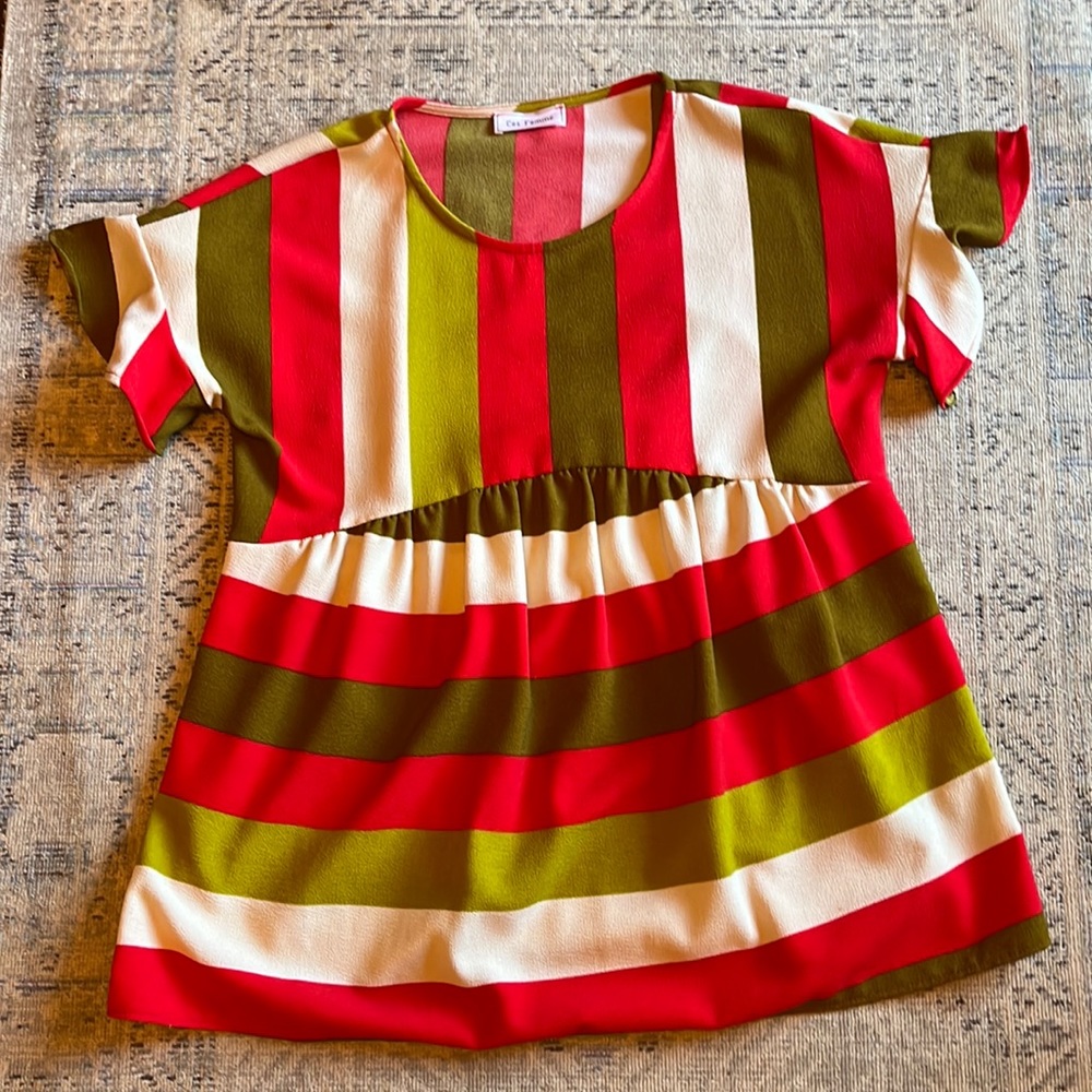 Short Sleeve striped tunic blouse, ruffle bottom, bell sleeve, small, crew neck